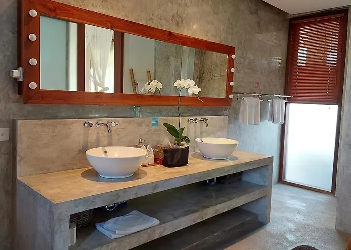 Rumah Isah Villa *